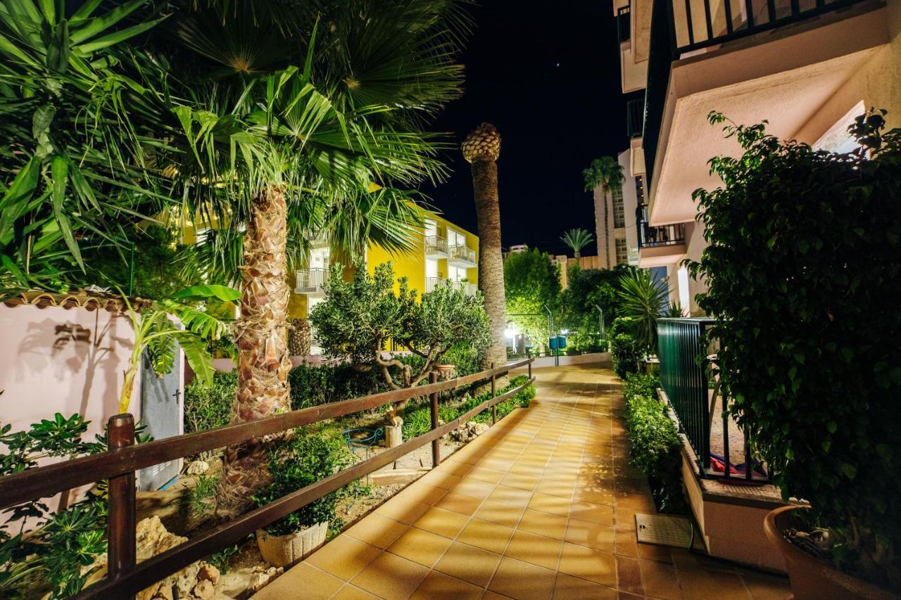 Apartamentos Palm Court เบนิดอร์ม ภายนอก รูปภาพ