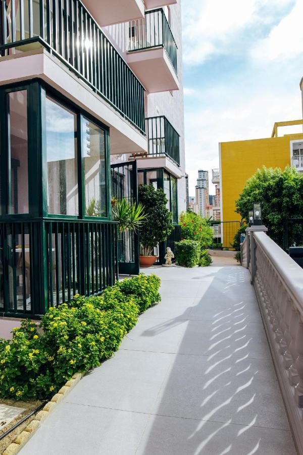 Apartamentos Palm Court เบนิดอร์ม ภายนอก รูปภาพ