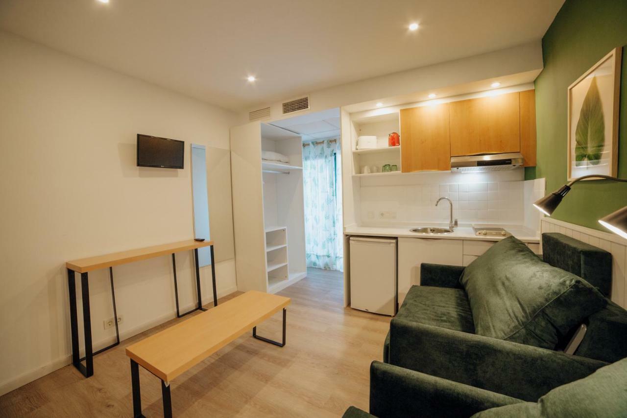 Apartamentos Palm Court เบนิดอร์ม ภายนอก รูปภาพ
